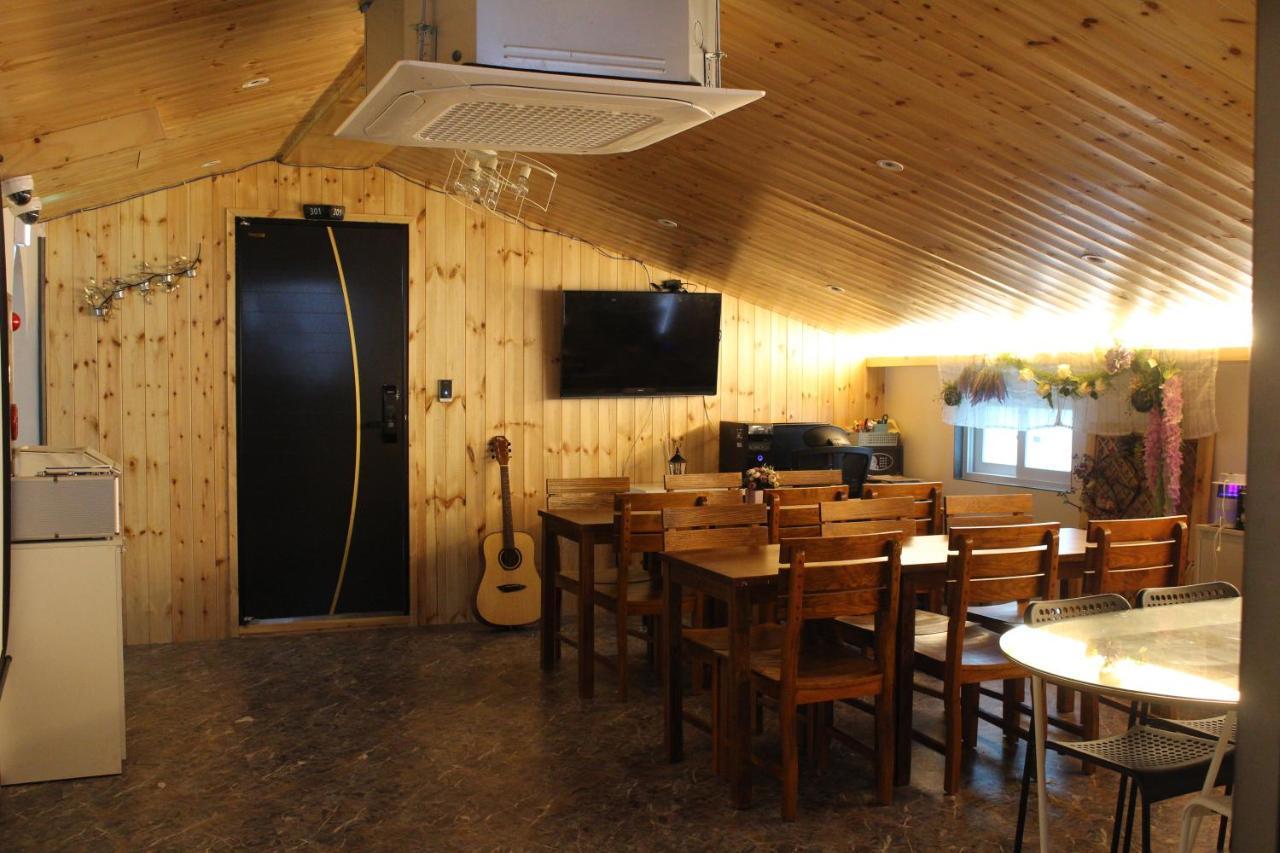 The Road Hotel Seoul Bagian luar foto