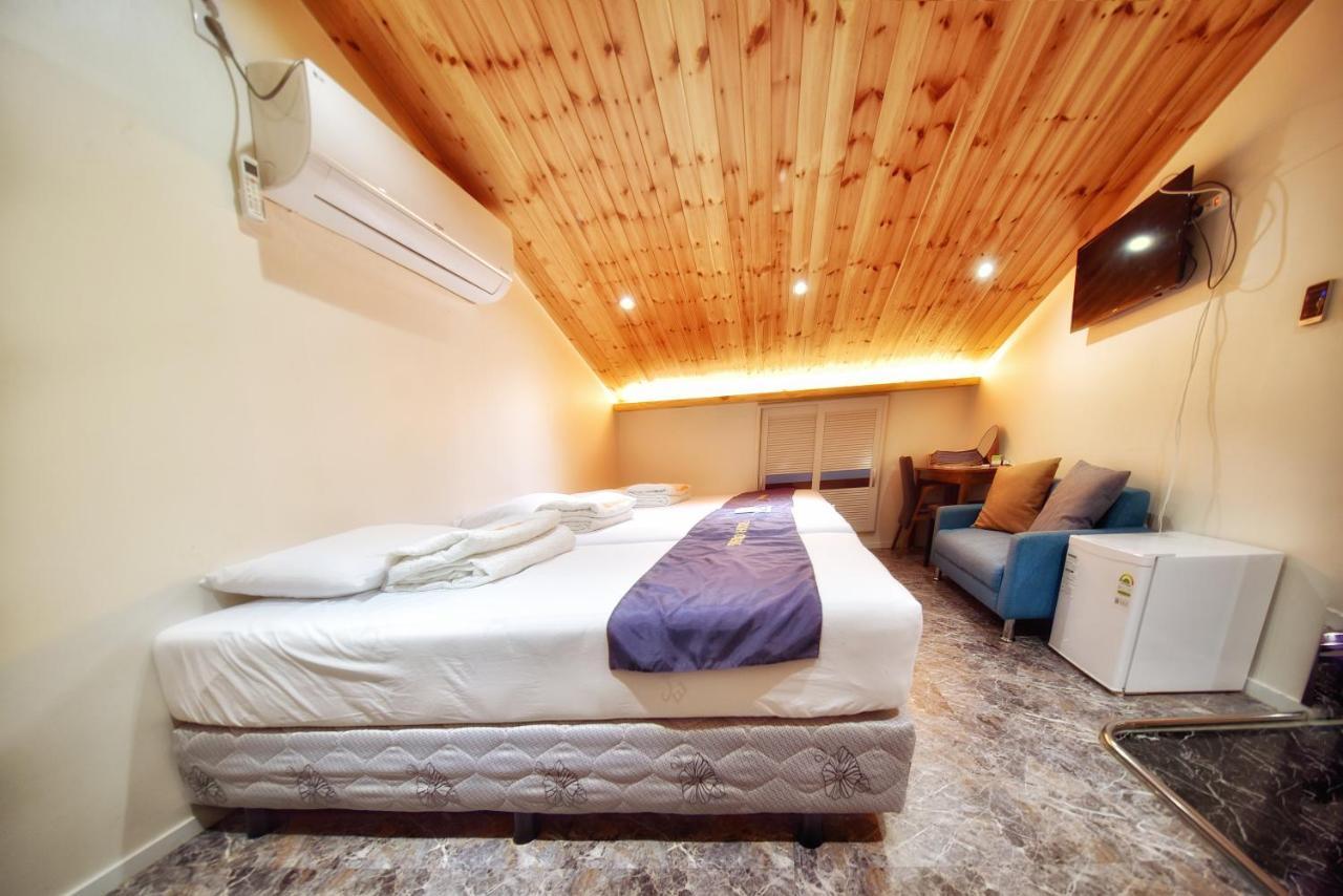 The Road Hotel Seoul Bagian luar foto