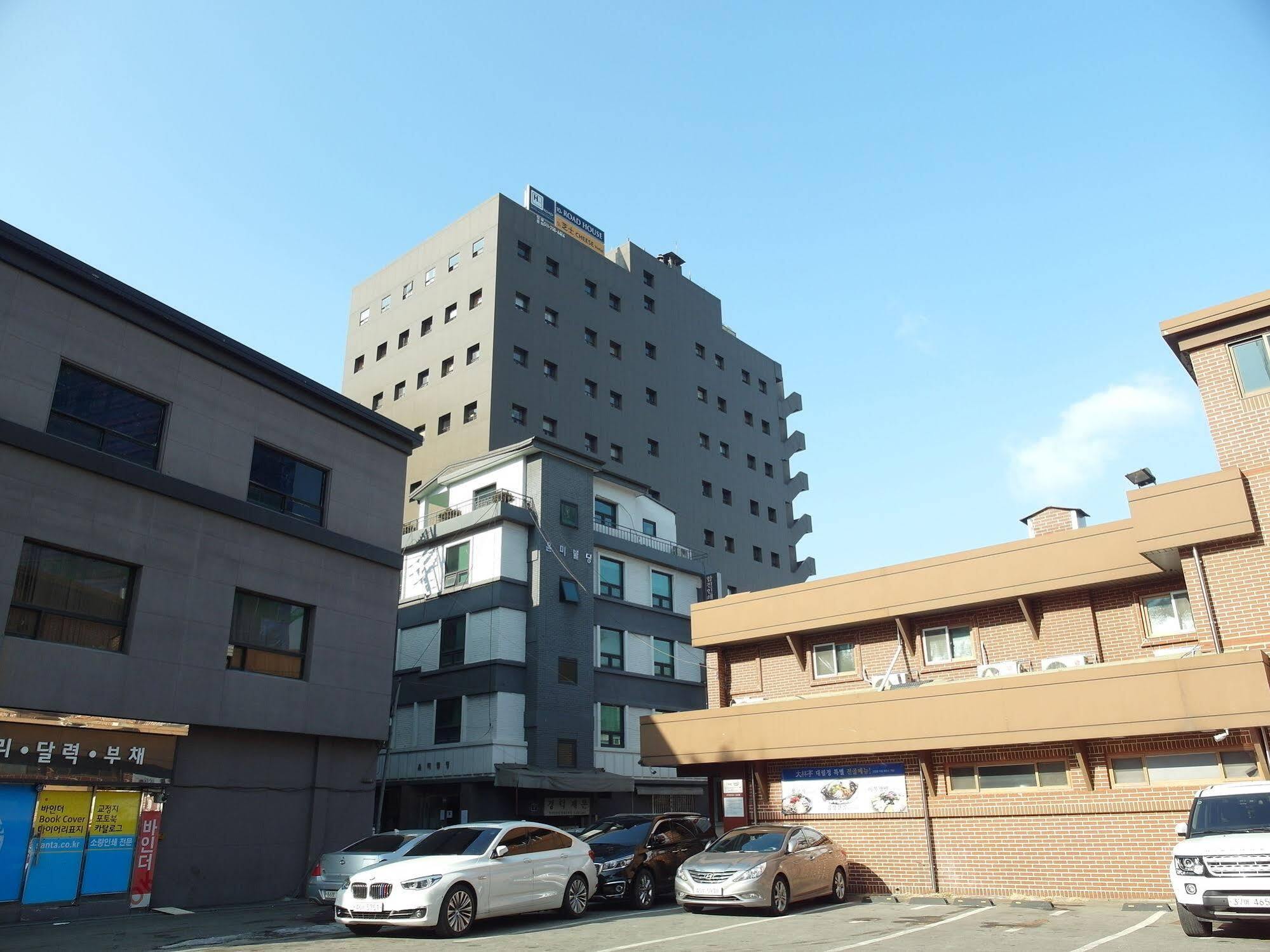 The Road Hotel Seoul Bagian luar foto